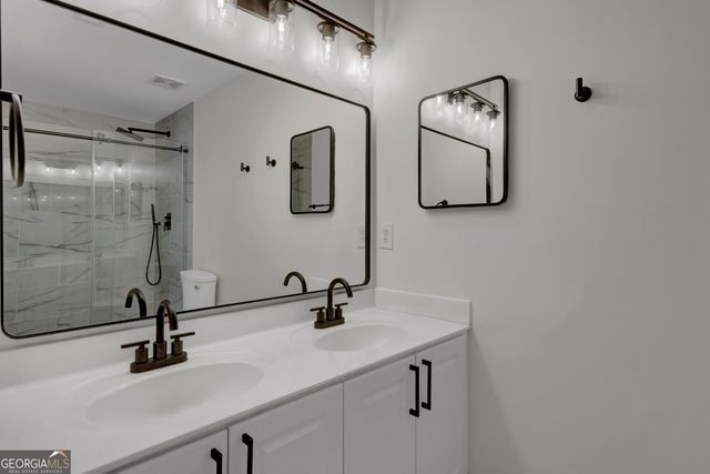 1044 Liberty Parkway NW, Atlanta, GA 30318