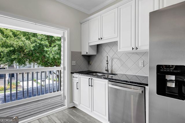 1044 Liberty Parkway NW, Atlanta, GA 30318