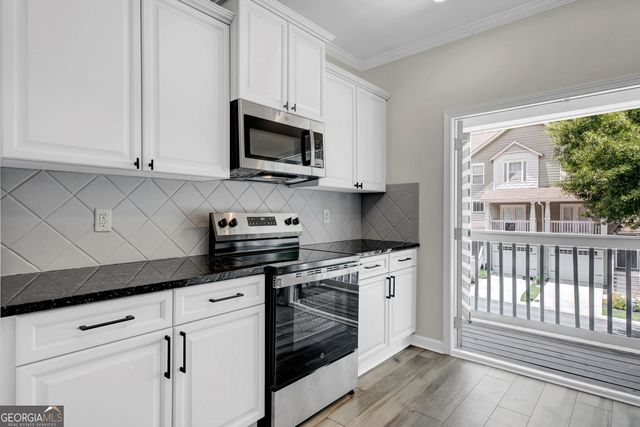 1044 Liberty Parkway NW, Atlanta, GA 30318