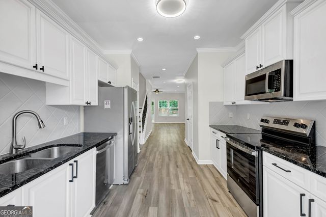 1044 Liberty Parkway NW, Atlanta, GA 30318