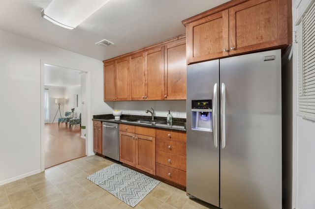 7908 Royal Lane 122 B, Dallas, TX 75230