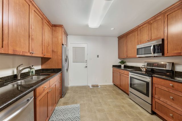 7908 Royal Lane 122 B, Dallas, TX 75230