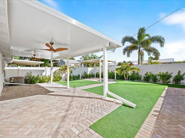 1129 Stillwater Drive, Jupiter, FL 33458
