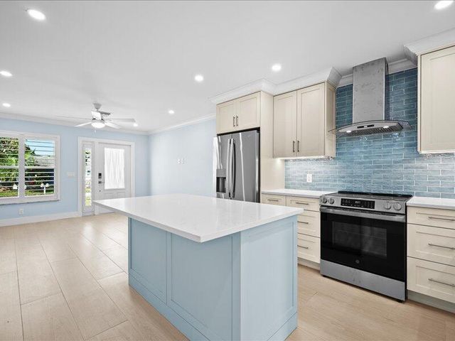 1129 Stillwater Drive, Jupiter, FL 33458