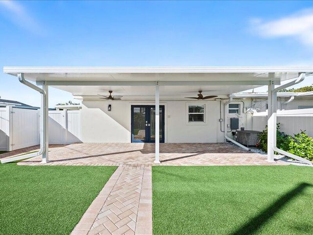 1129 Stillwater Drive, Jupiter, FL 33458