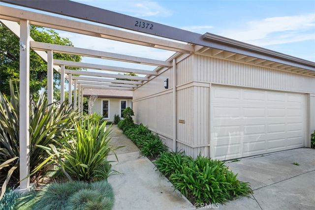 21372 Green Cove, Huntington Beach, CA 92646