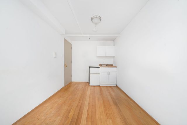 336 W 19th St Apt 1, New York City, NY 10011