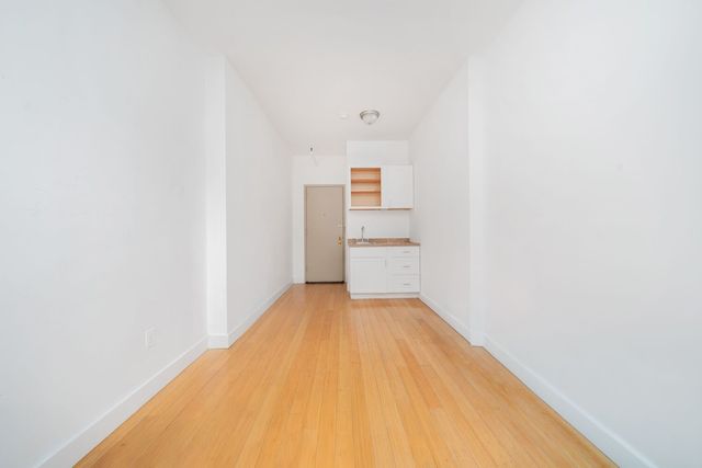 336 W 19th St Apt 1, New York City, NY 10011
