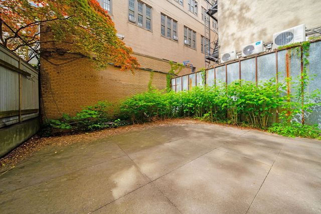 336 W 19th St Apt 1, New York City, NY 10011