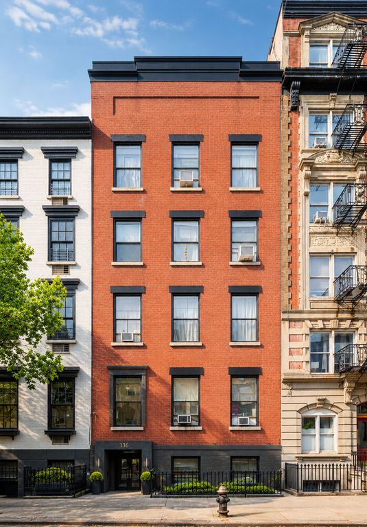 336 W 19th St Apt 1, New York City, NY 10011