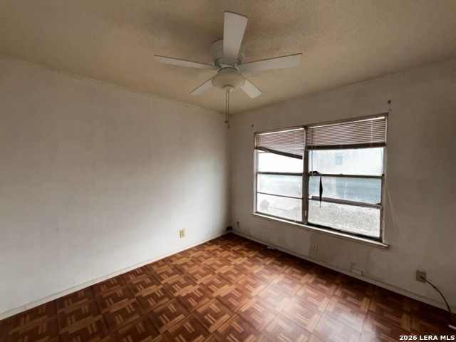 4306 silver lake, San Antonio, TX 78219