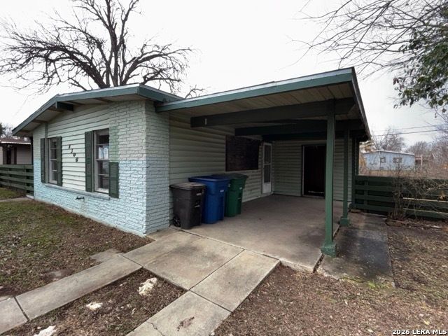 4306 silver lake, San Antonio, TX 78219