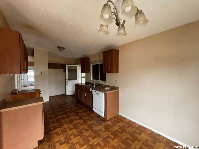 4306 silver lake, San Antonio, TX 78219