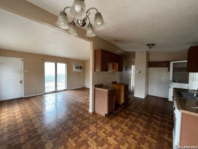 4306 silver lake, San Antonio, TX 78219