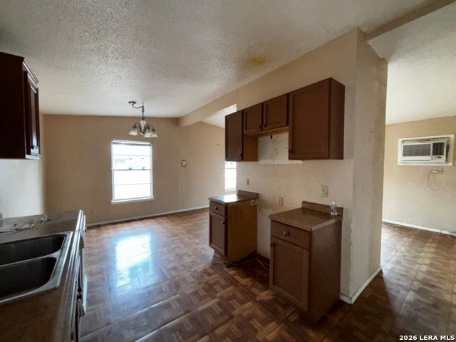 4306 silver lake, San Antonio, TX 78219