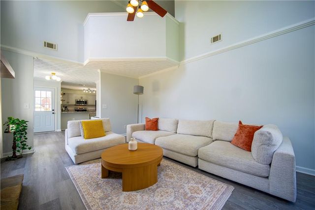 2887 Cressington Bend NW, Kennesaw, GA 30144