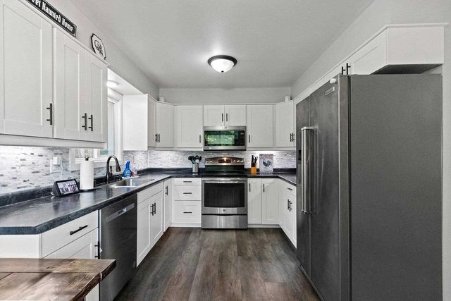 919 E TENNESSEE AVENUE, Oshkosh, WI 54901