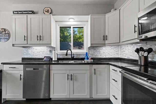 919 E TENNESSEE AVENUE, Oshkosh, WI 54901