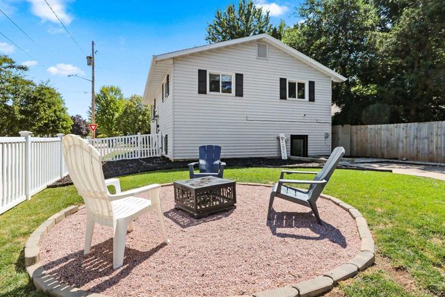 919 E TENNESSEE AVENUE, Oshkosh, WI 54901