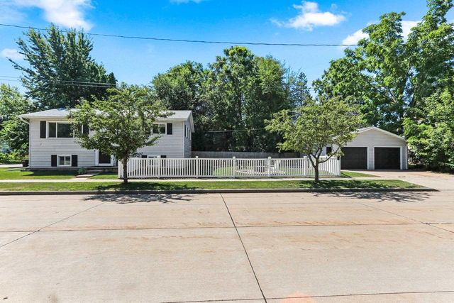 919 E TENNESSEE AVENUE, Oshkosh, WI 54901