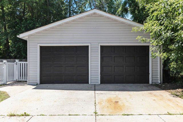 919 E TENNESSEE AVENUE, Oshkosh, WI 54901
