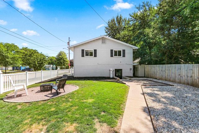 919 E TENNESSEE AVENUE, Oshkosh, WI 54901