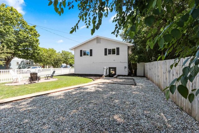919 E TENNESSEE AVENUE, Oshkosh, WI 54901