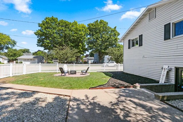 919 E TENNESSEE AVENUE, Oshkosh, WI 54901
