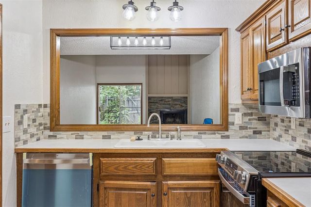 12220 Banyan Lane, Oklahoma City, OK 73162