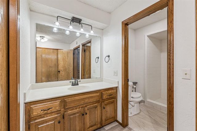 12220 Banyan Lane, Oklahoma City, OK 73162