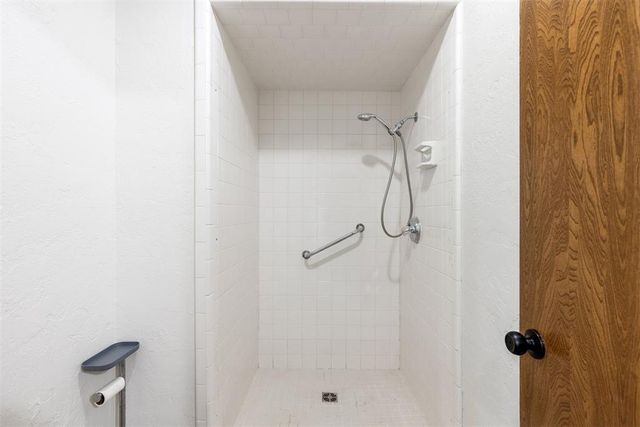 12220 Banyan Lane, Oklahoma City, OK 73162