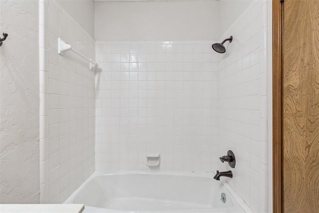 12220 Banyan Lane, Oklahoma City, OK 73162