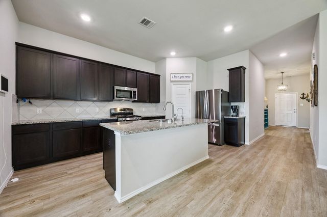 1185 Colt Creek Court, Alvin, TX 77511