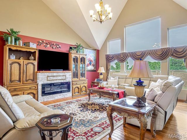 4184 Red Field Drive, Swansea, IL 62226