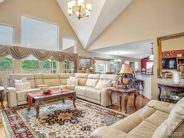 4184 Red Field Drive, Swansea, IL 62226