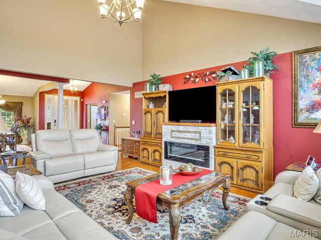 4184 Red Field Drive, Swansea, IL 62226