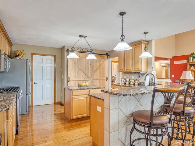 4184 Red Field Drive, Swansea, IL 62226