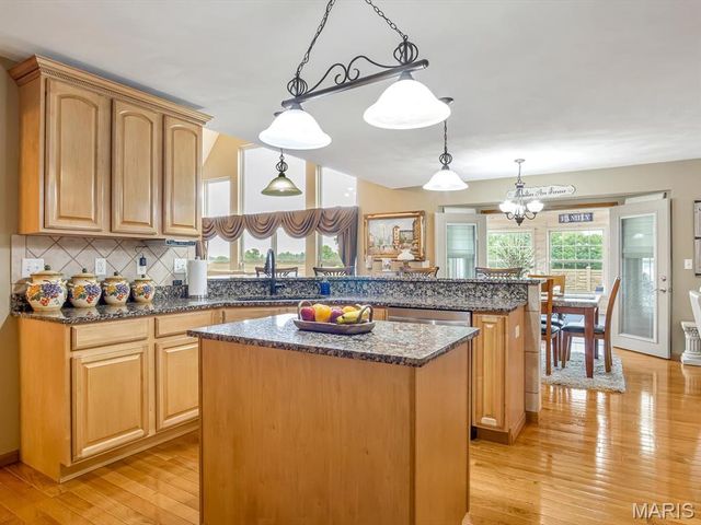 4184 Red Field Drive, Swansea, IL 62226