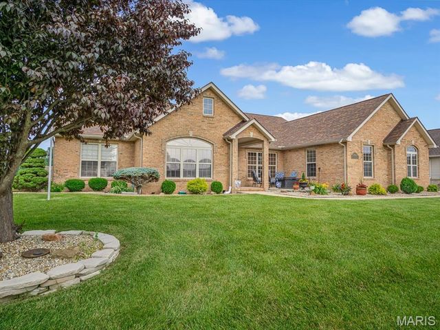 4184 Red Field Drive, Swansea, IL 62226