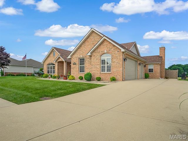 4184 Red Field Drive, Swansea, IL 62226