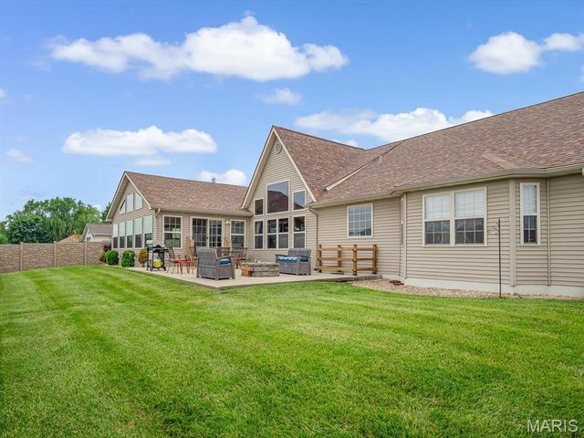 4184 Red Field Drive, Swansea, IL 62226