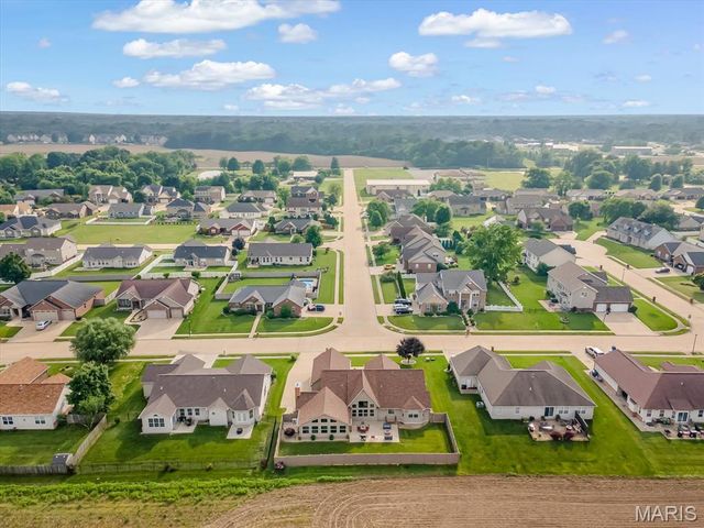 4184 Red Field Drive, Swansea, IL 62226