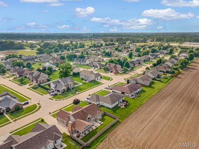 4184 Red Field Drive, Swansea, IL 62226