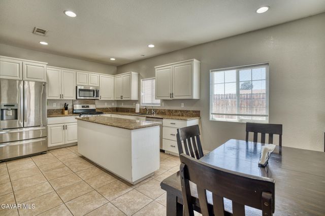 9661 Redwood Boulevard, California City, CA 93505