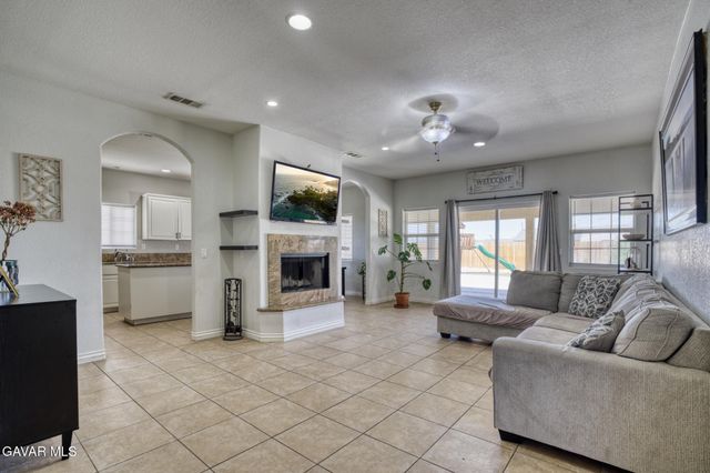 9661 Redwood Boulevard, California City, CA 93505