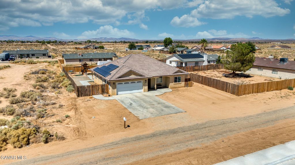 9661 Redwood Boulevard, California City, CA 93505