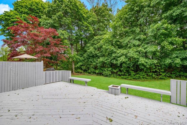 41 E View Court, Jericho, NY 11753
