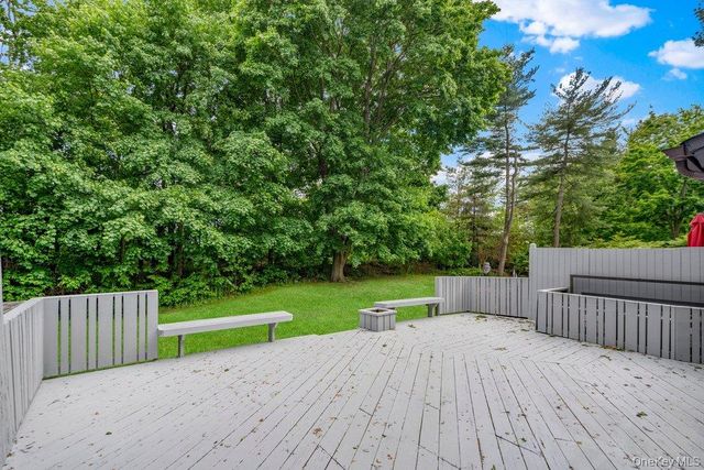 41 E View Court, Jericho, NY 11753