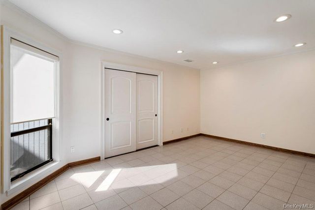 41 E View Court, Jericho, NY 11753