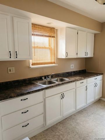 16069 Liberal Street, Detroit, MI 48205